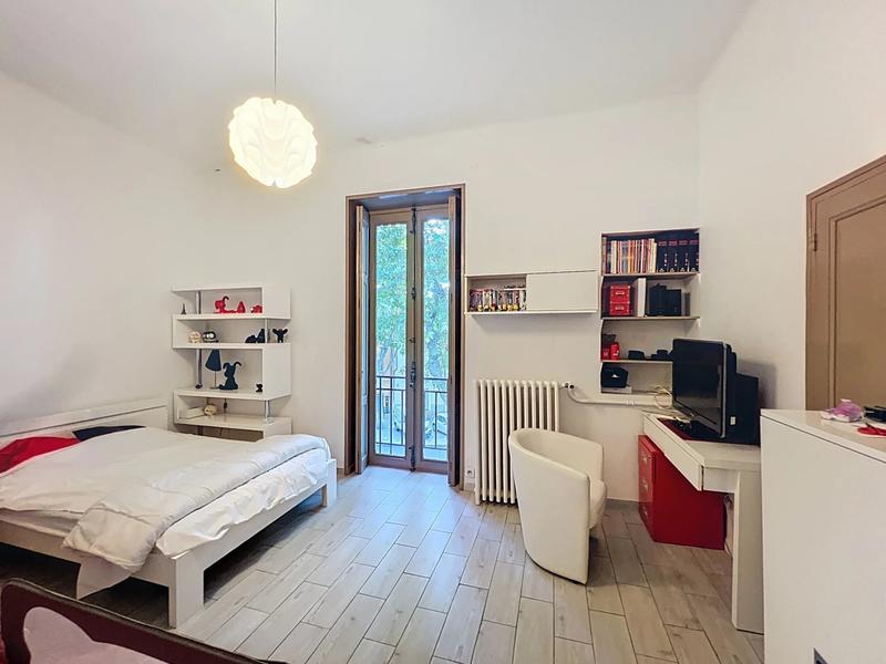 Appartement - 165 m² - 6 pièces