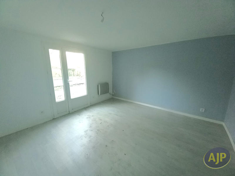 Maison - 212 m² - 9 pièces