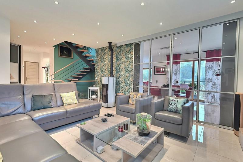 Maison - 197 m² - 7 pièces