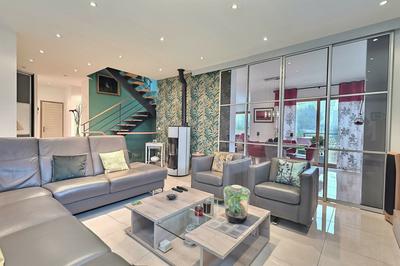 Maison - 197 m² - 7 pièces