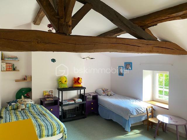 Maison - 235 m² - 7 pièces