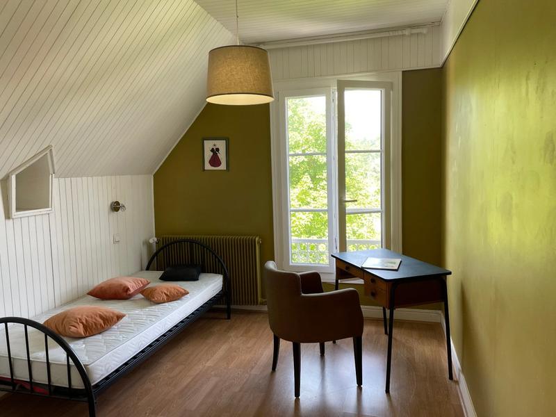 Maison - 220 m² - 12 pièces