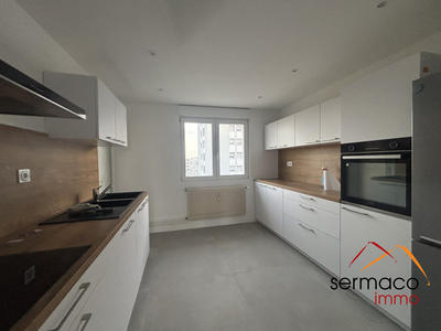 Appartement - 90 m² - 4 pièces