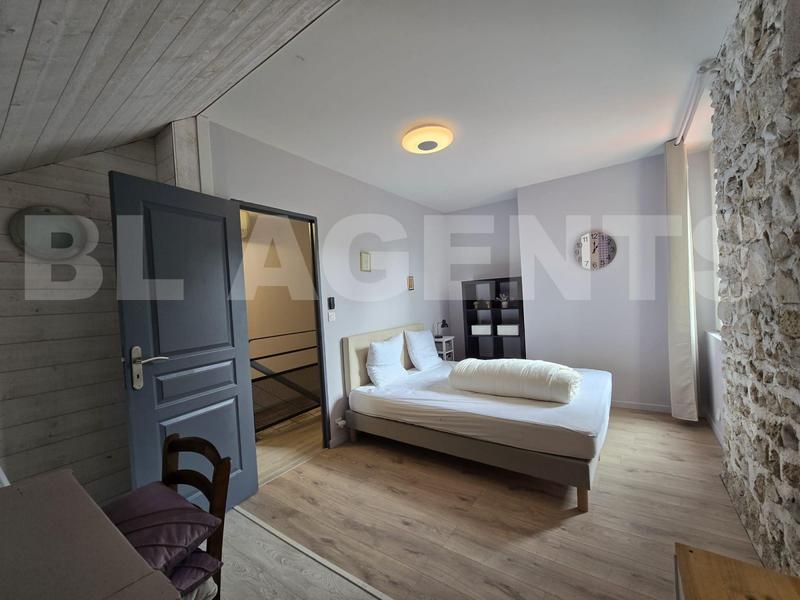 Maison - 289 m² - 11 pièces