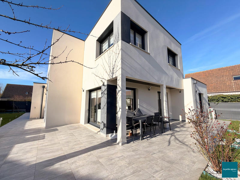 Maison contemporaine - 203 m² - 5 pièces