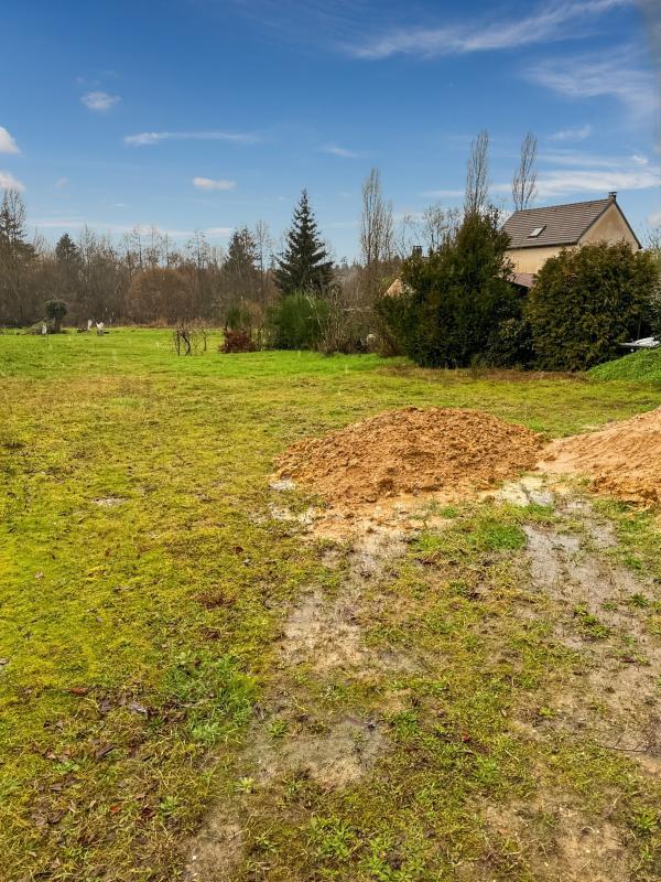 Terrain constructible - 915 m²