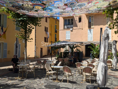 Fonds de commerce - Magasins - 44 m²