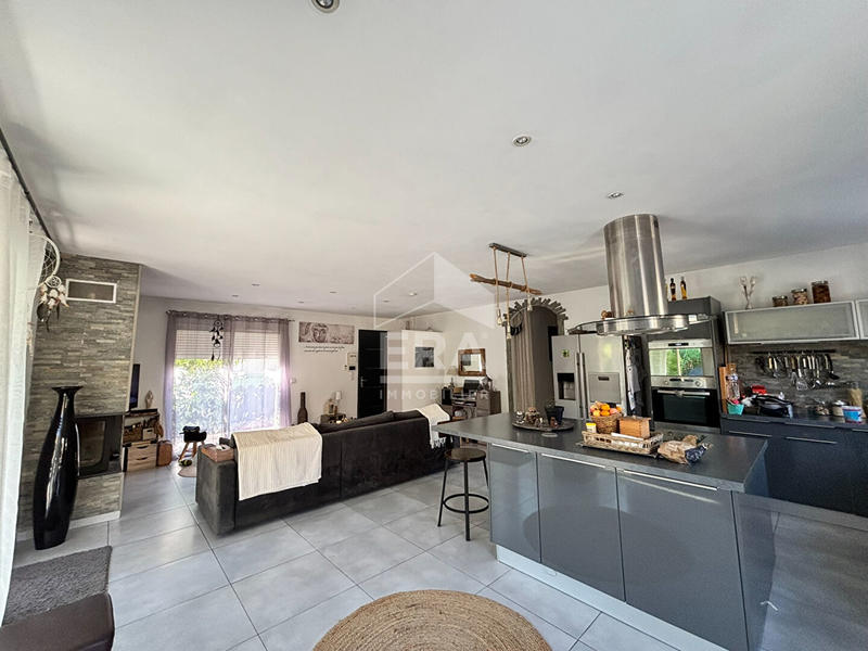 Maison - 93 m² - 4 pièces