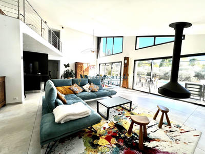 Villa - 200 m² - 7 pièces