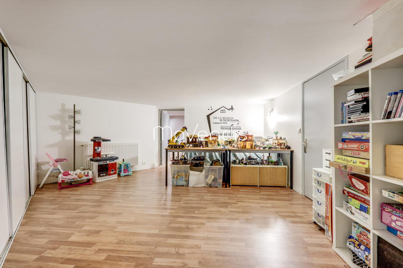 Maison contemporaine - 141 m² - 7 pièces