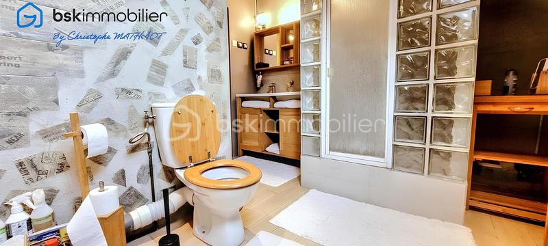 Propriété - 288 m² - 12 pièces