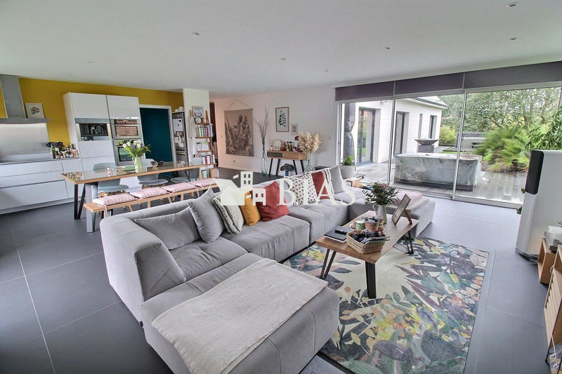 Maison contemporaine - 186 m² - 6 pièces