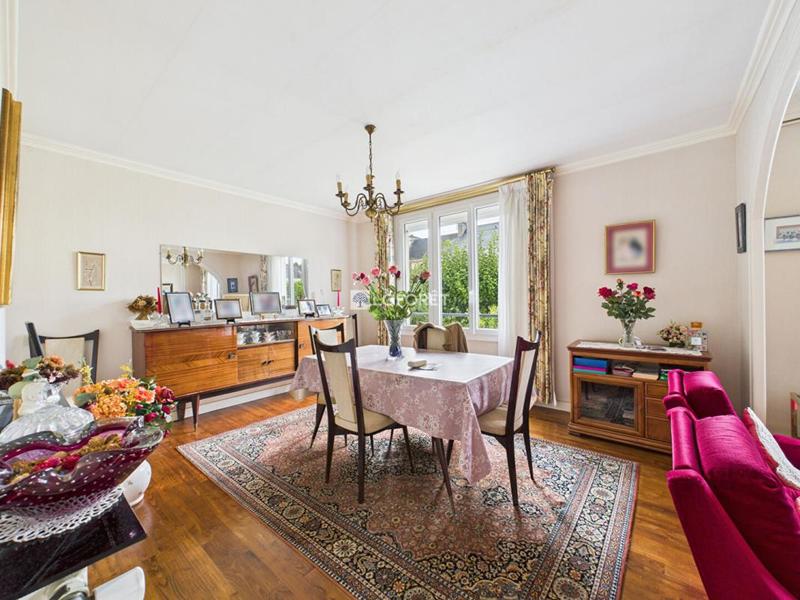 Maison - 98 m² - 6 pièces