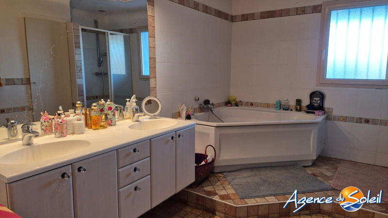 Maison - 272 m² - 8 pièces