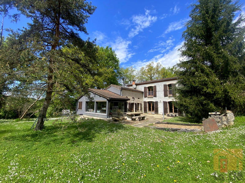 Maison - 206 m² - 7 pièces