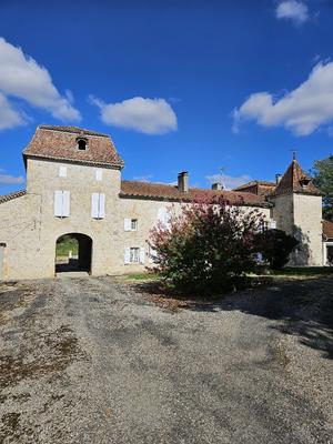 Demeure - 400 m² - 14 pièces