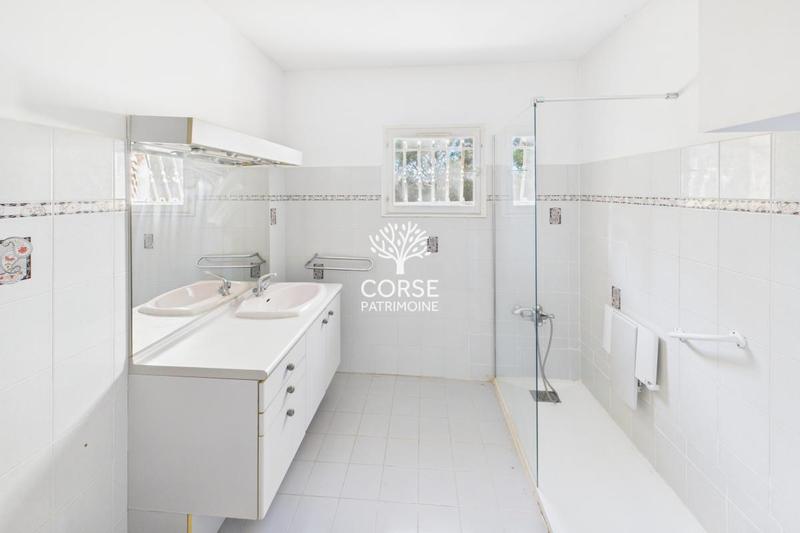 Maison - 104 m² - 5 pièces