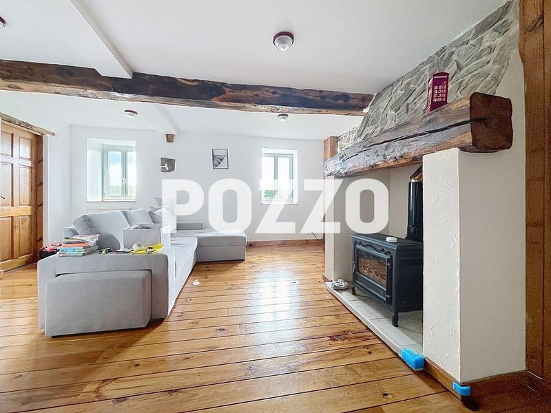 Maison - 250 m² - 5 pièces