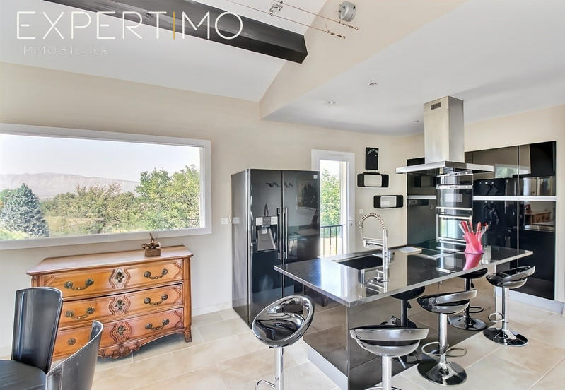 Villa - 220 m² - 8 pièces