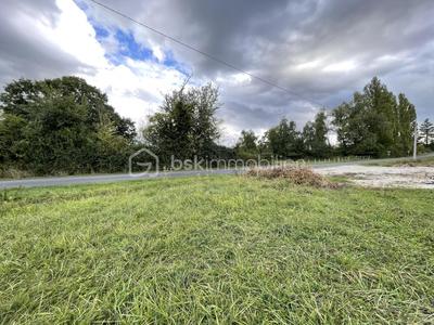 Terrain constructible - 1 240 m²