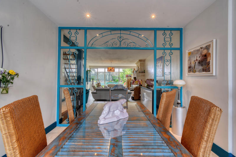 Maison - 203 m² - 7 pièces