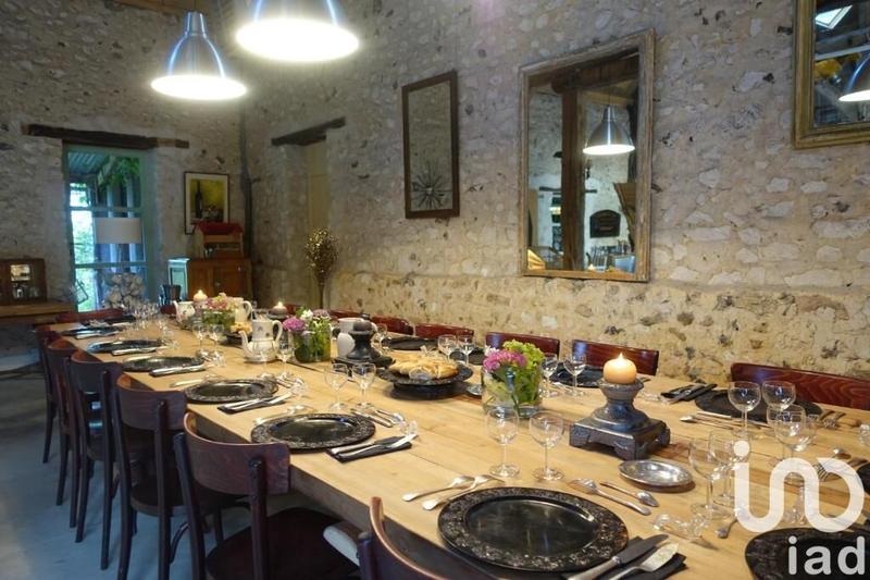 Maison - 815 m² - 20 pièces