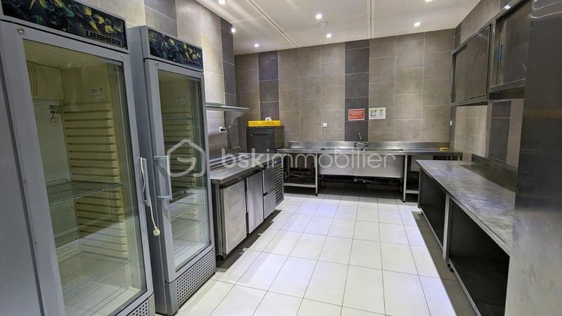 Immeuble - 1 900 m² - 30 pièces