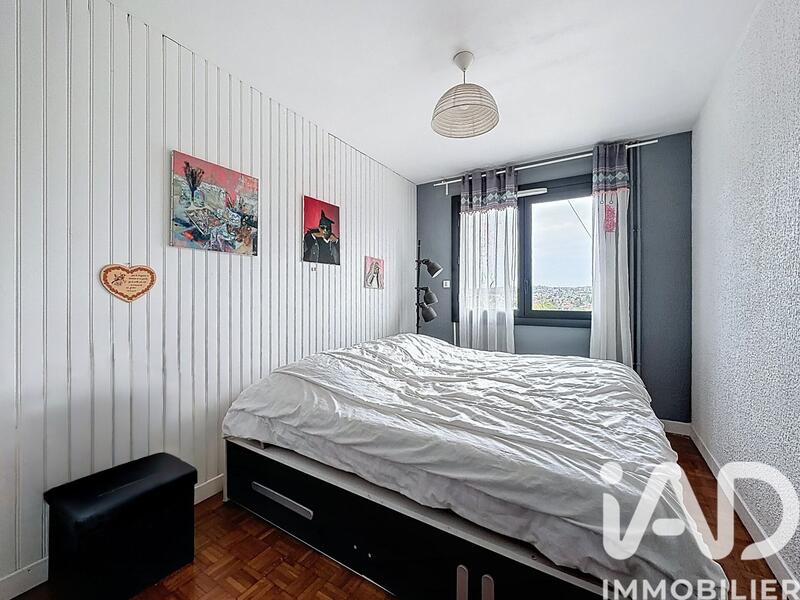 Appartement - 99 m² - 4 pièces