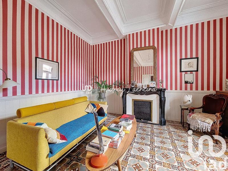 Maison - 391 m² - 12 pièces