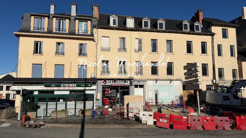 Local commercial - 210 m² - 2 pièces