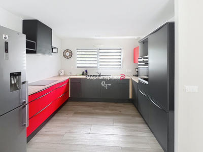 Maison - 88 m² - 3 pièces