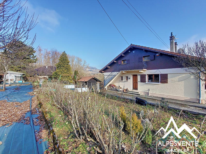 Maison - 117 m² - 7 pièces