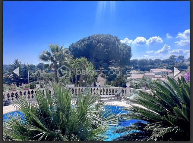 Maison traditionnelle - 99 m² - 4 pièces