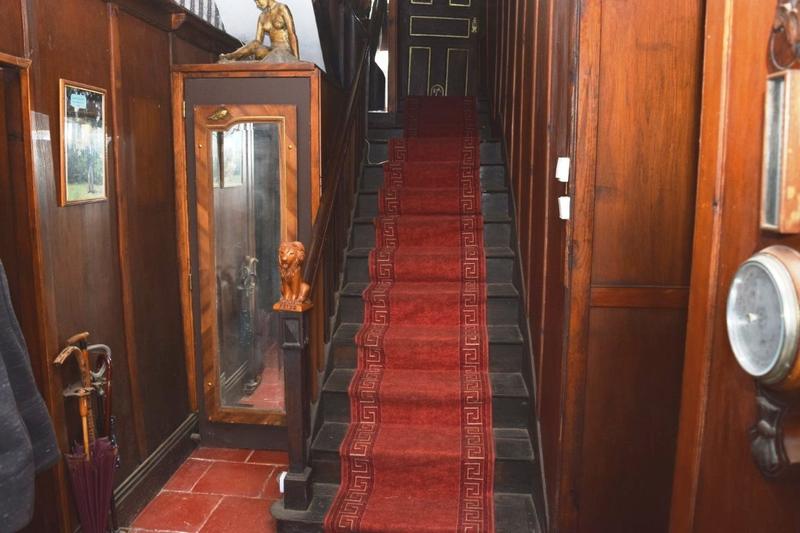 Maison - 240 m² - 8 pièces