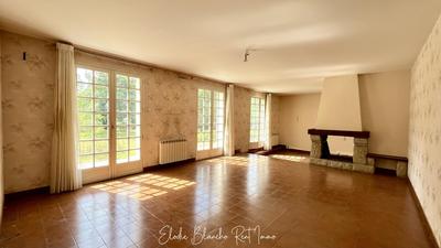 Maison traditionnelle - 174 m² - 8 pièces