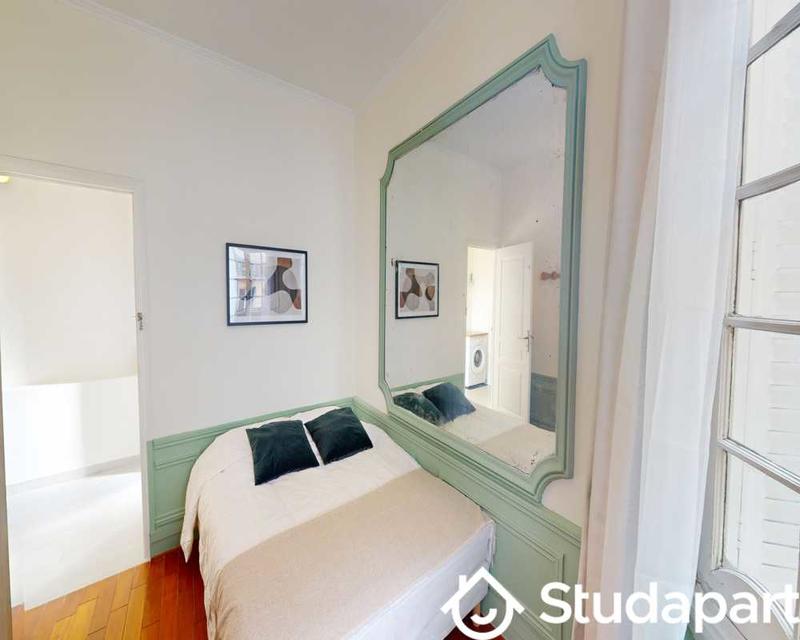 Chambre - 120 m² - 1 pièce