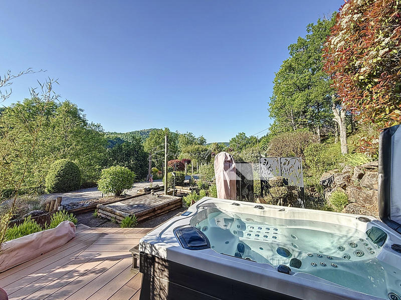 Maison - 168 m² - 7 pièces