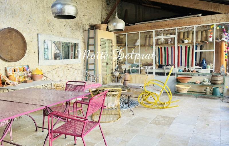 Maison - 262 m² - 9 pièces