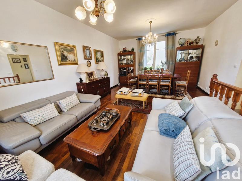 Maison - 184 m² - 9 pièces