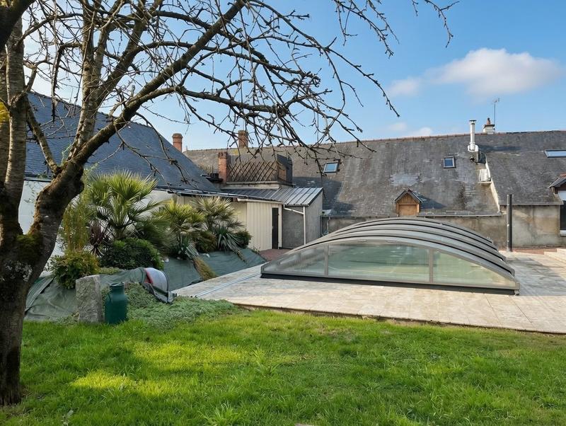 Maison traditionnelle - 233 m² - 9 pièces