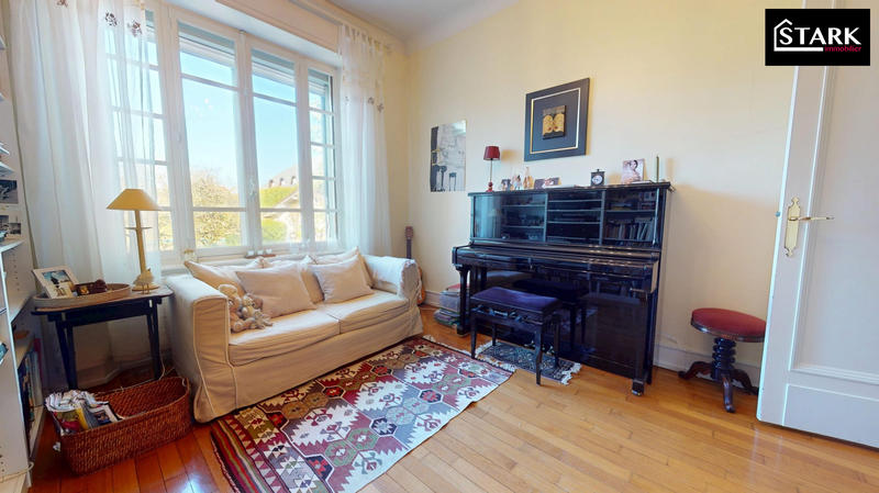 Maison ancienne - 235 m² - 8 pièces