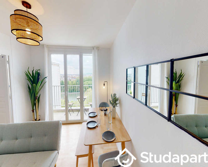 Chambre - 80 m² - 1 pièce