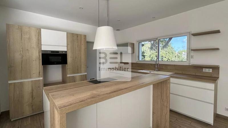 Villa - 127 m² - 6 pièces