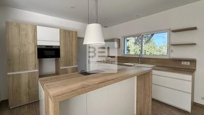 Villa - 127 m² - 6 pièces