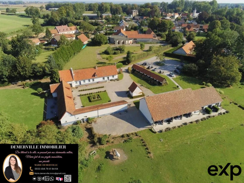 Maison - 466 m² - 18 pièces