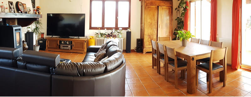 Maison - 235 m² - 10 pièces