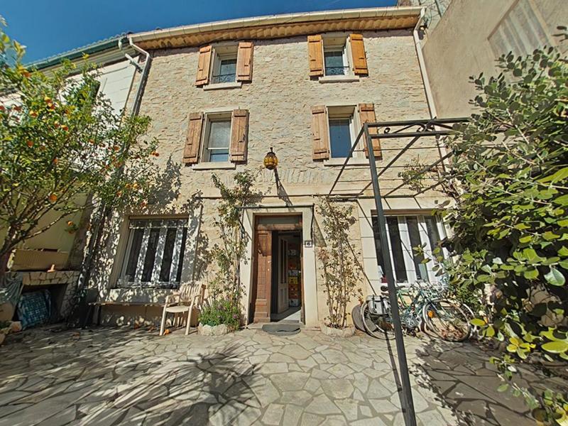 Maison - 180 m² - 7 pièces