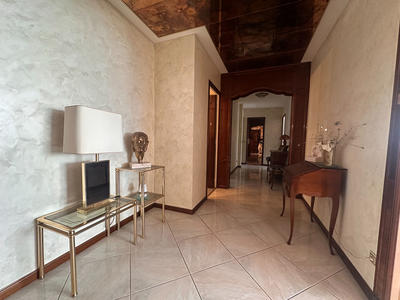 Appartement - 157 m² - 6 pièces