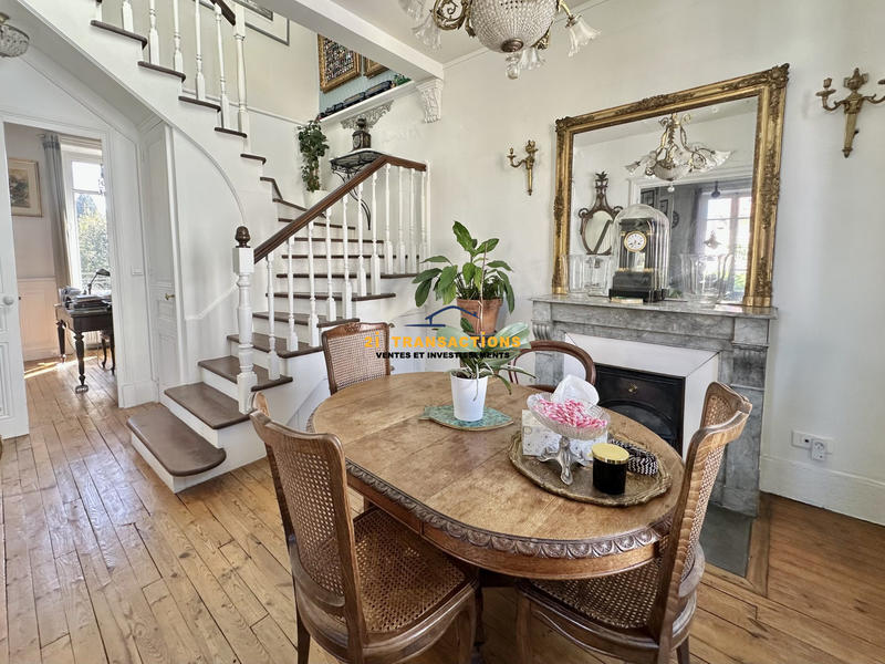 Maison - 170 m² - 10 pièces