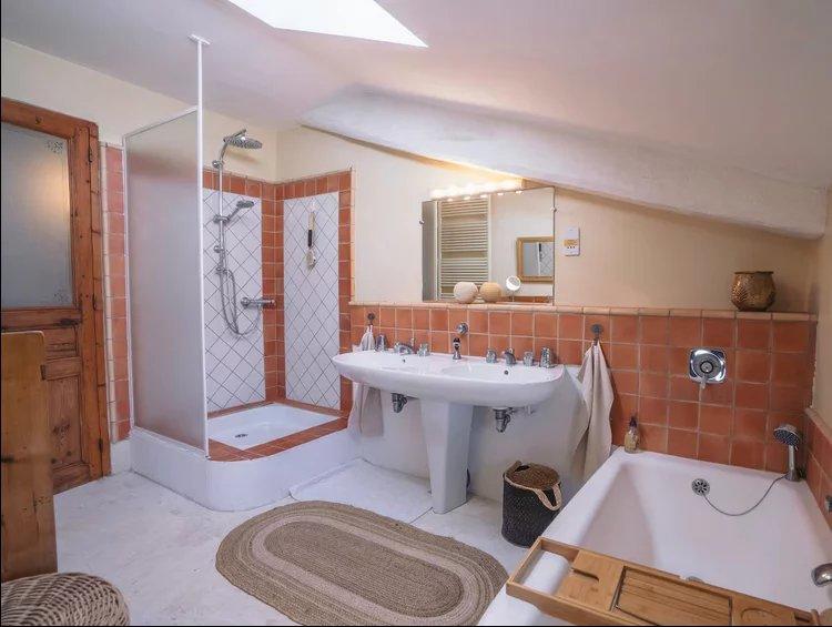 Mas - 306 m² - 17 pièces